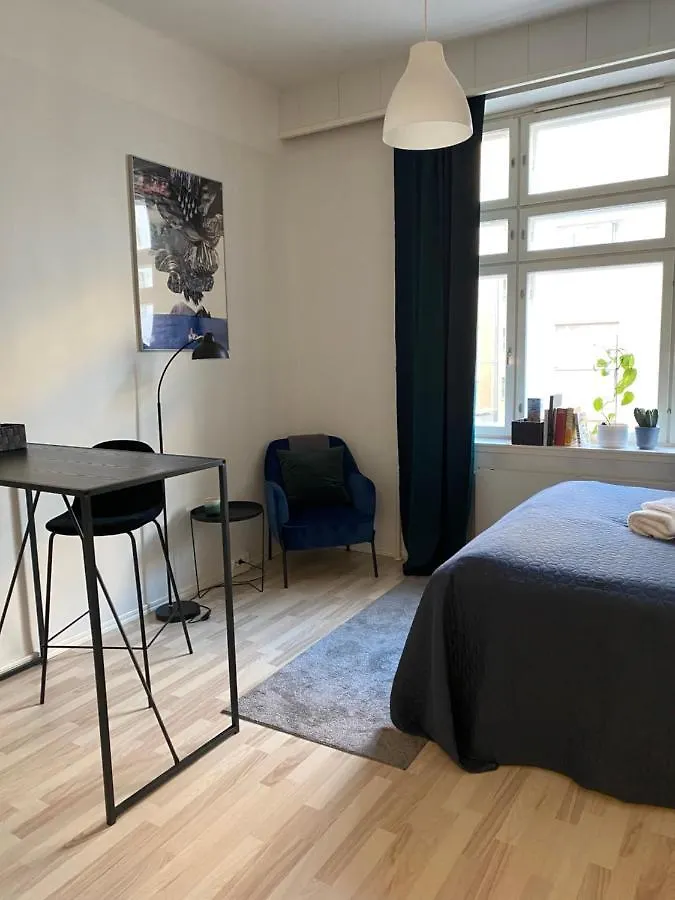 Modern Equipped Studio In Vibrant Kallio, Near Transit & Dining Spots Helsinki