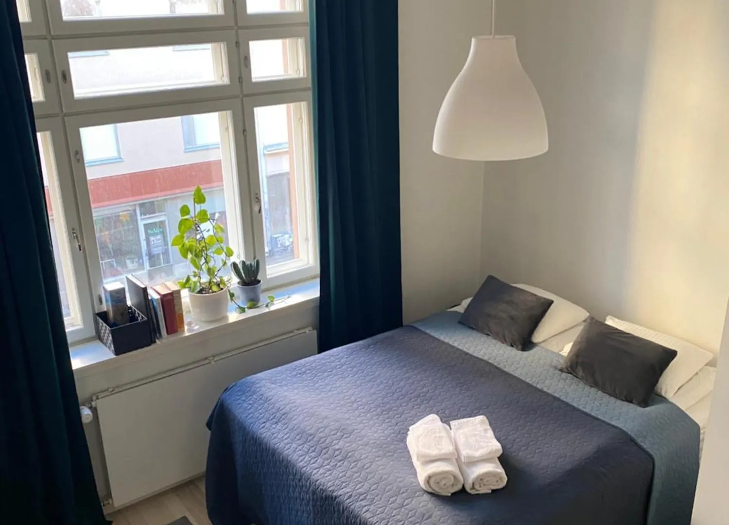Modern Equipped Studio In Vibrant Kallio, Near Transit & Dining Spots Helsinki